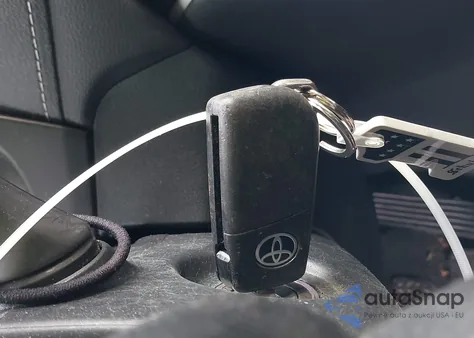 2020 Toyota Rav4 Hybrid Le z USA, uszkodzony, nr VIN 2T3MWRFV6LW058069